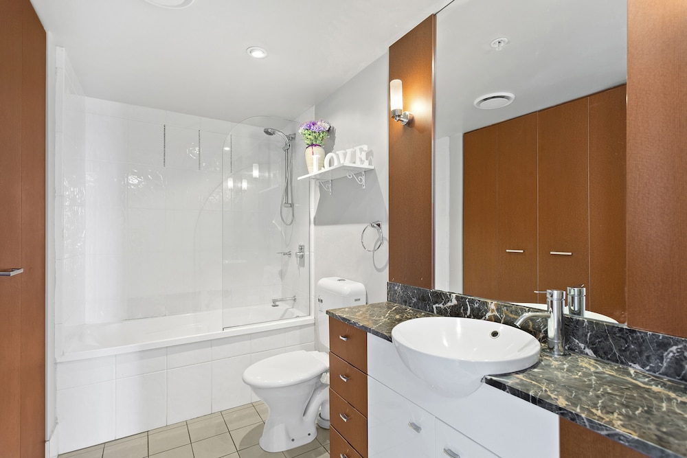 Surfers Paradise Vacations - Ocean Riverview at Chevron Renaissance - Property Image 8