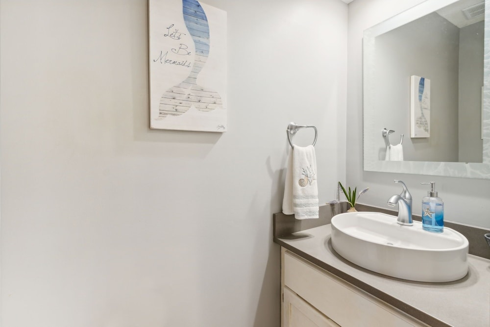 2754 1st Ave. A 2 Bedroom Duplex