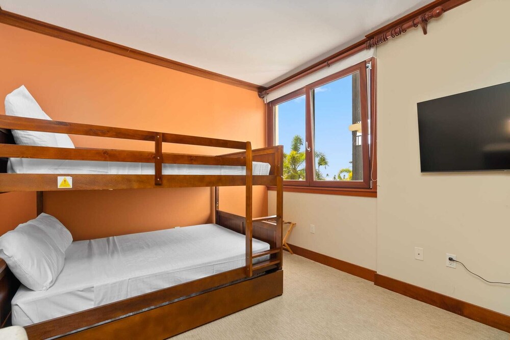 Beachfront Condo at Beach Villas at Ko Olina Hale Hoaloha by Avantstay