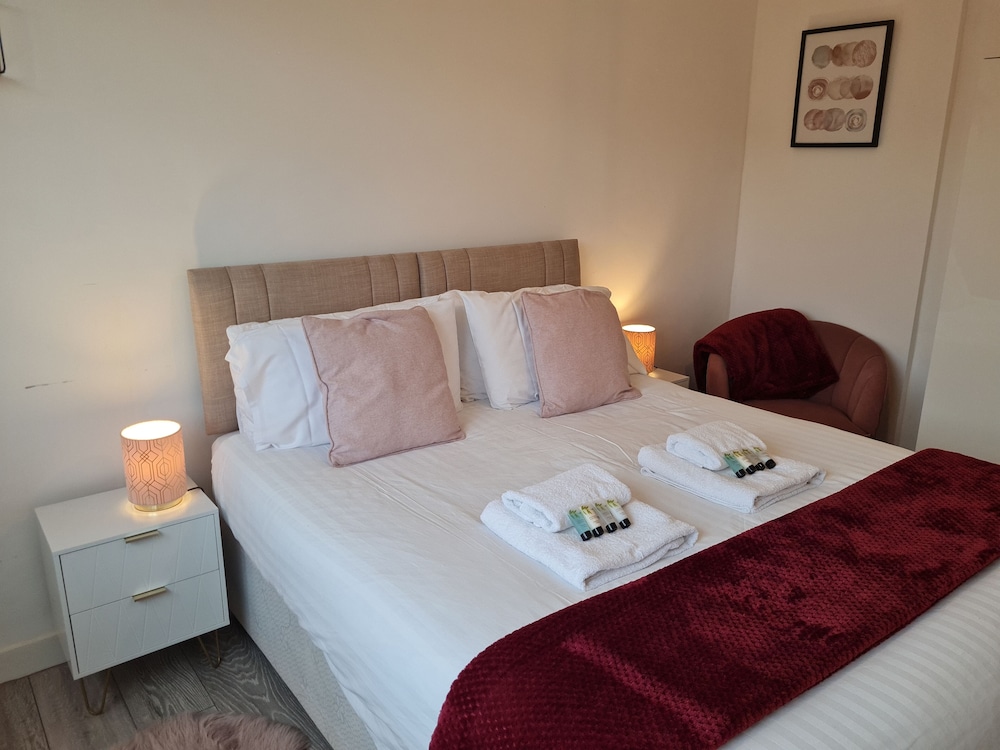 Lovely 2-bed Apartment in Cheltenham Spa view 2