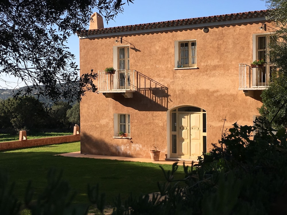 Agriturismo Monti di Jogliu