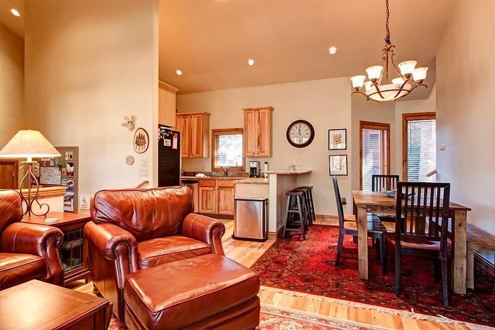 Four Pines Retreat