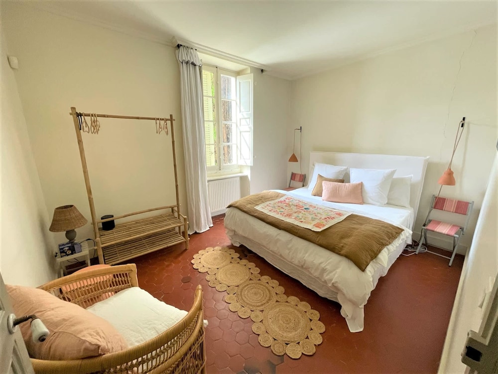 Villa Maillane 18th Century Residence Completely Renovated