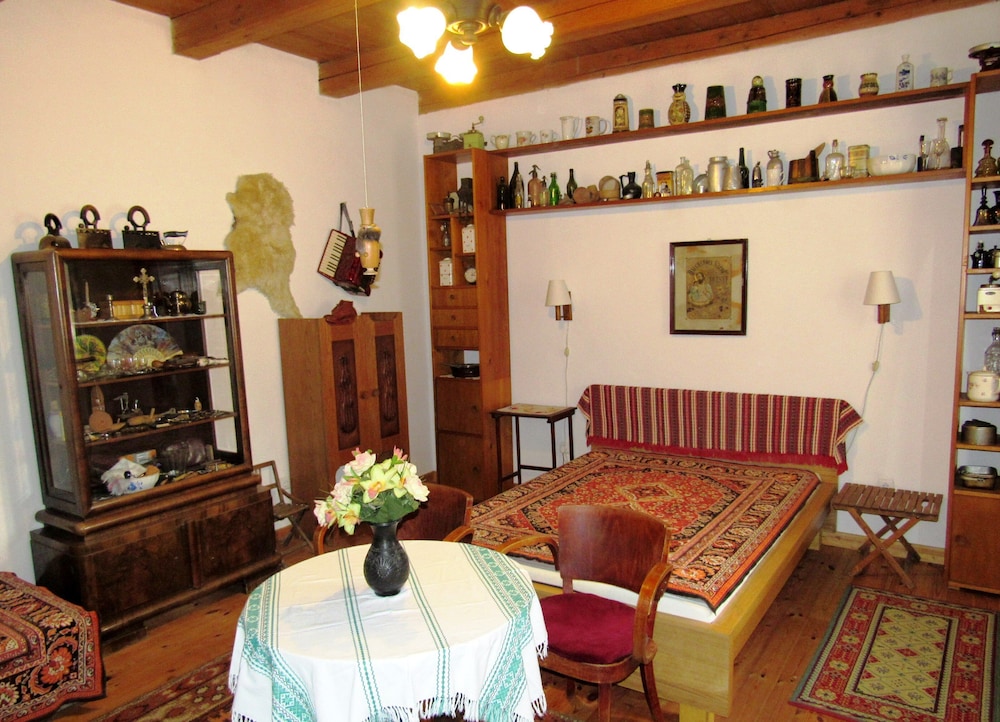 Room in Farmhouse - Rustic Charm - two Bedroom Suite 8601 view 3