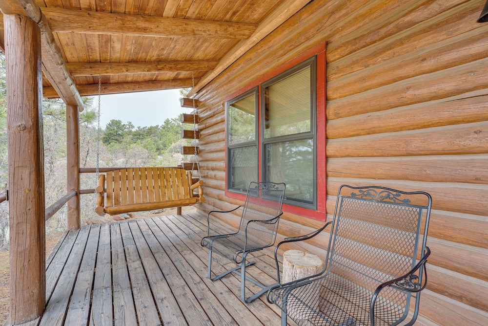 18 Mi to Royal Gorge: Peaceful Mtn Cabin w/ Porch!