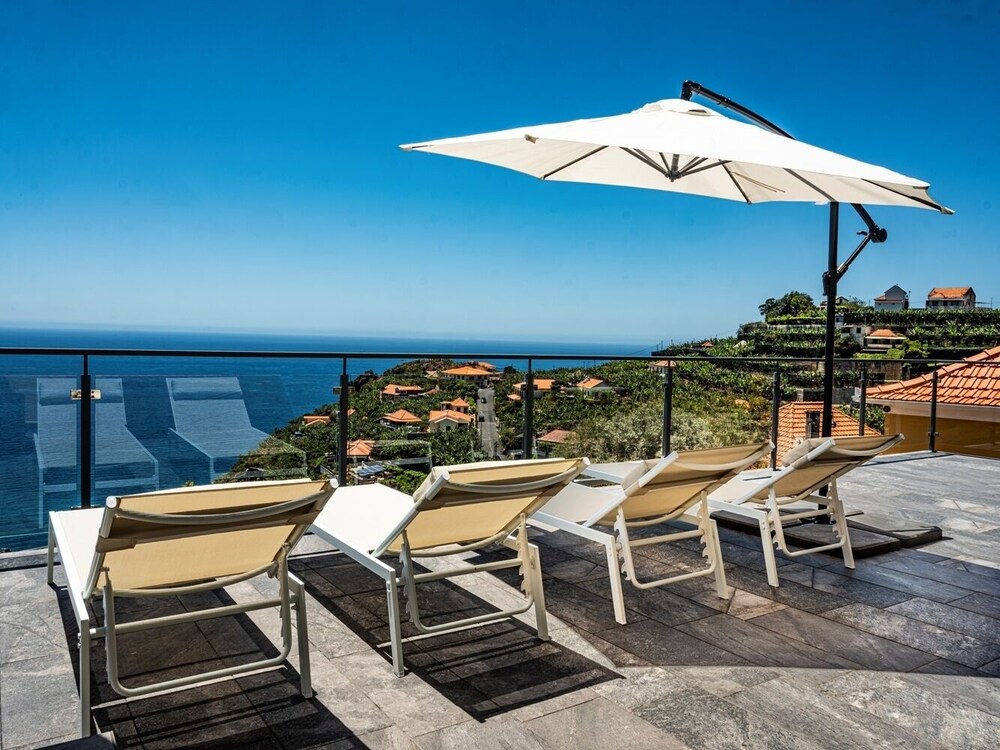 Quinta Girassol by Our Madeira