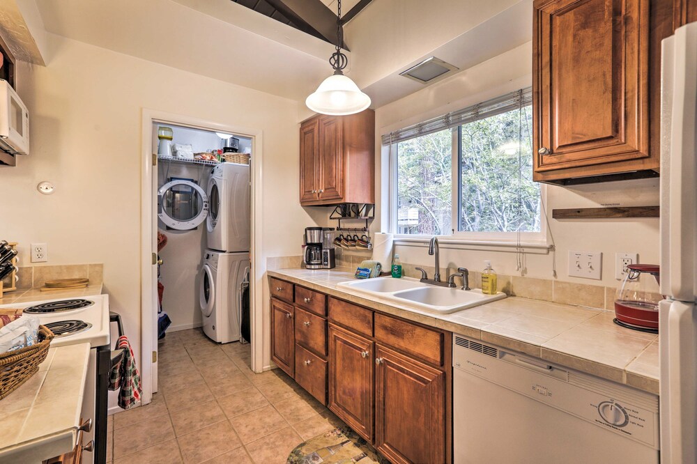 Lake Tahoe Vacations - Incline Village Condo: 1 Mi to Diamond Peak Resort - Property Image 8