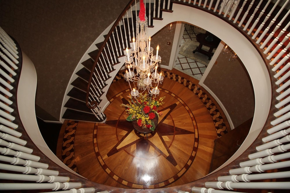 Kingsbay Mansion & Vacation Houses