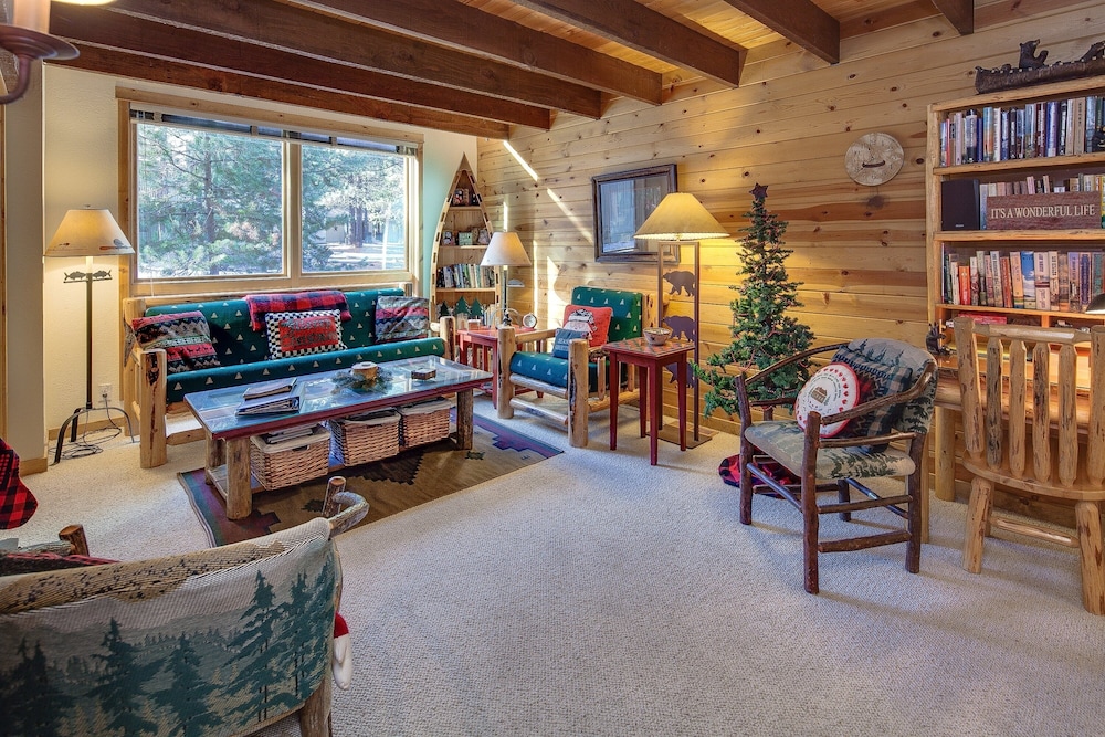Diamond Peak 2 3 Bedroom Home