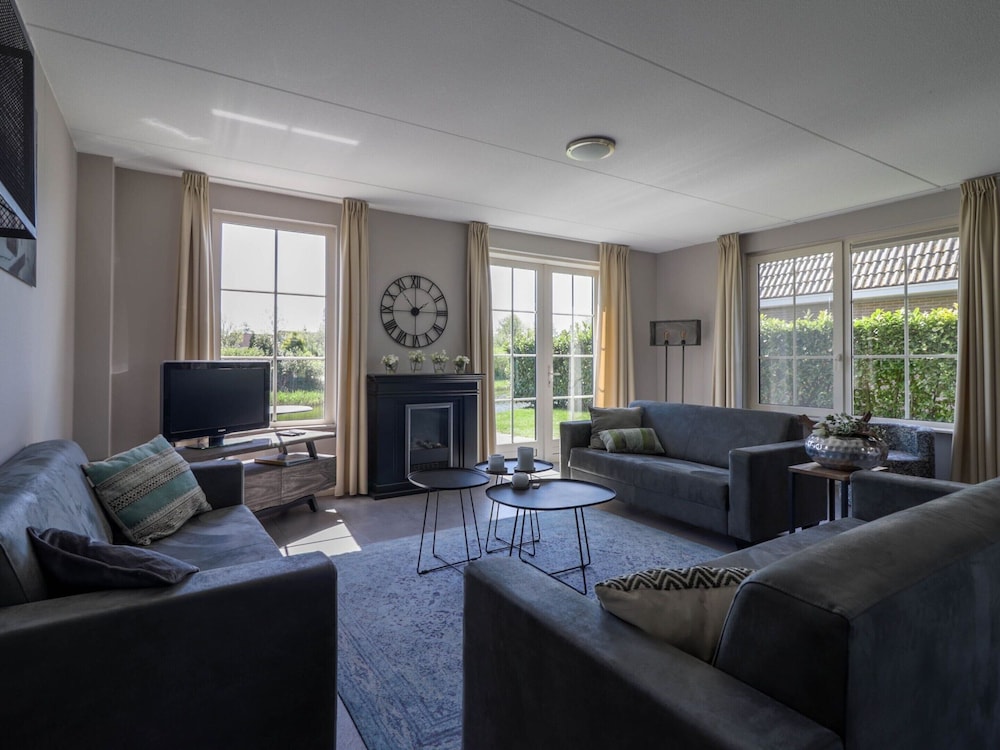 Villa With Whirlpool and Sauna in Makkum view 5