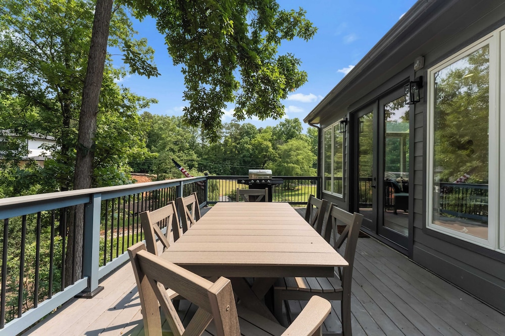 Cove's End by Avantstay Dock, Game Room, Fire Pit & Forest Views