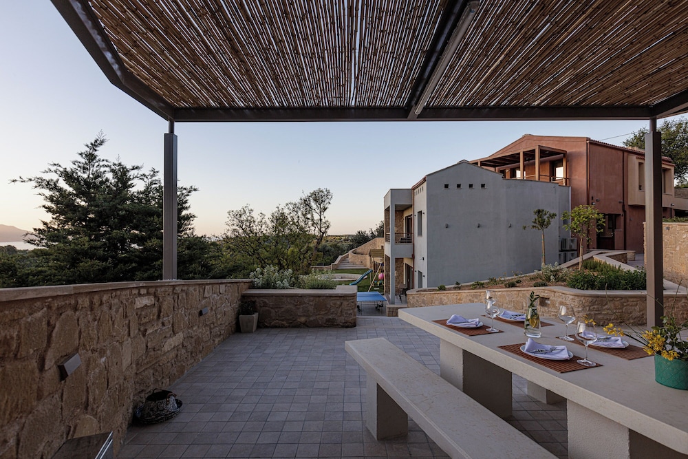 Vardina Villa
