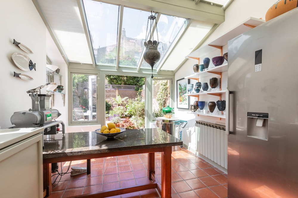 Lilyville Road III by Onefinestay