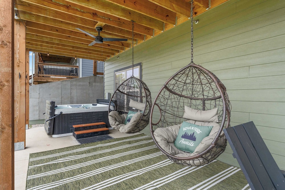 Green Wood Getaway for 18