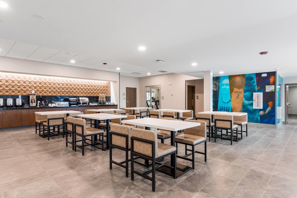 Wingate by Wyndham Geneva at SPIRE Academy
