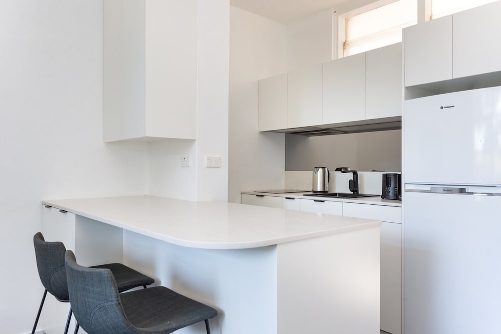Comfy Balcony Studio Near Parks,