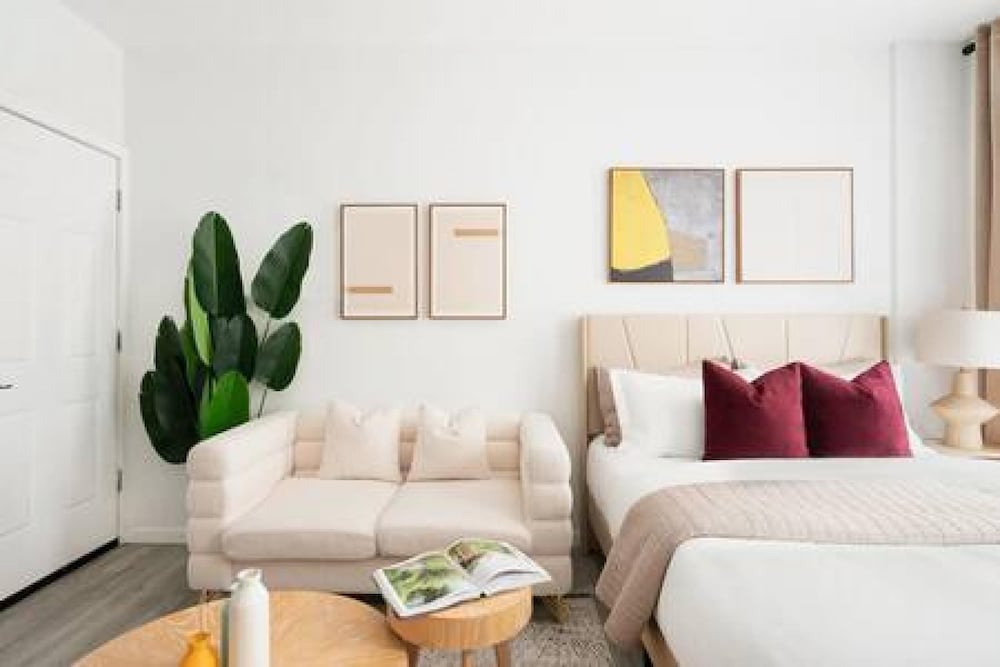 New Modern Studio UES W D