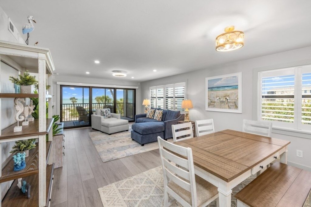 Tarpon Beach 206 2 Bedroom Condo