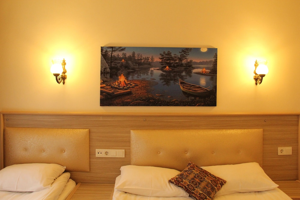 Jasmine Daire - Image 19