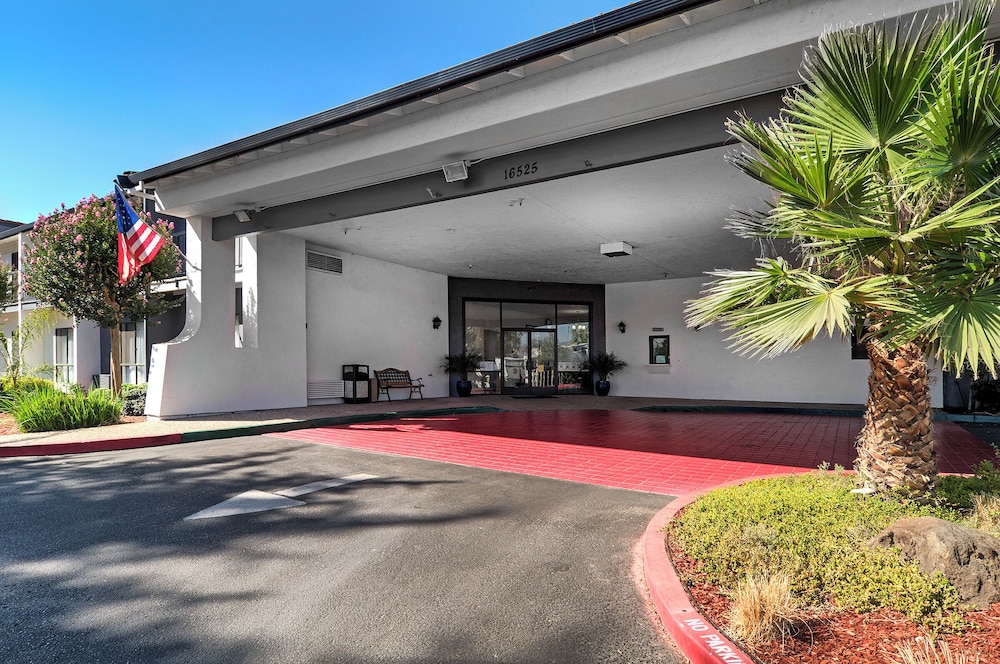 Morgan Hill Vacations - Quality Inn Suites South San Jose / Morgan Hill - Property Image 15