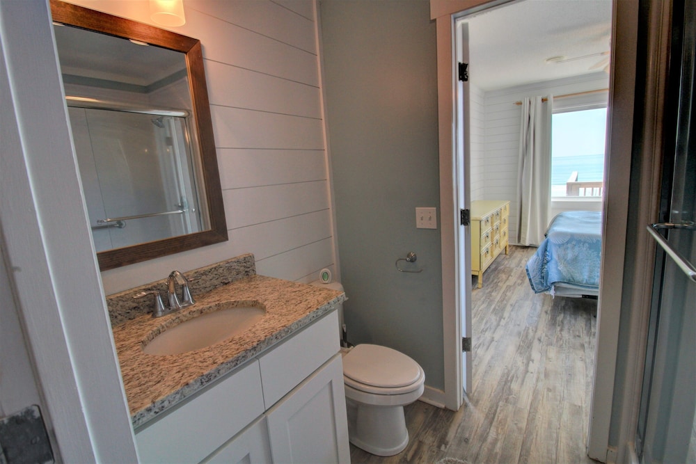 Pelican Perch by Topsail Realty