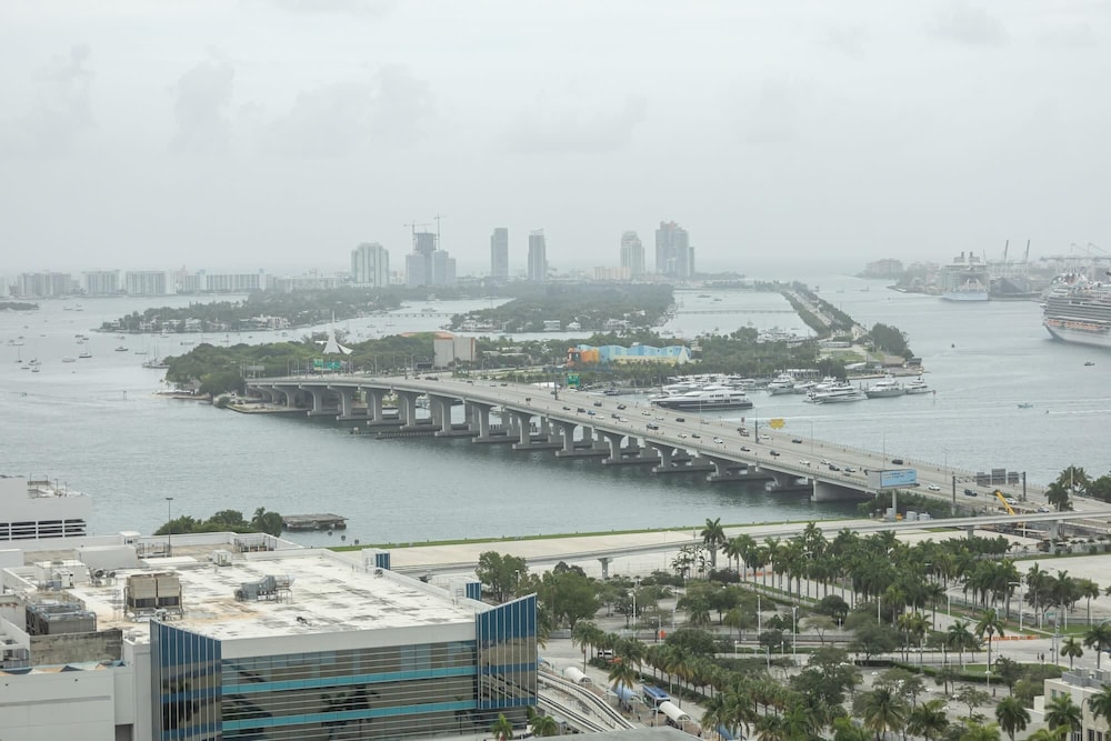 Miami Modern - Lux Amenities Pool Parking