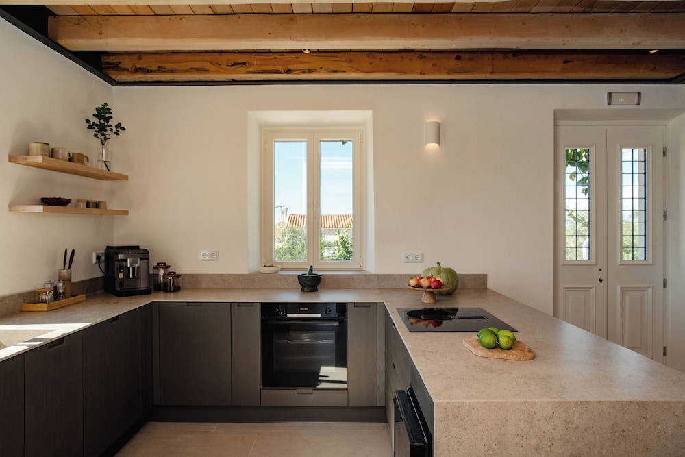 Kukutseli Country Living by White Dream