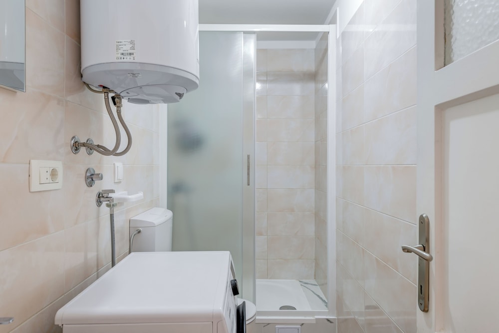 Diocletian'S Corner, Three Bedroom Apartment