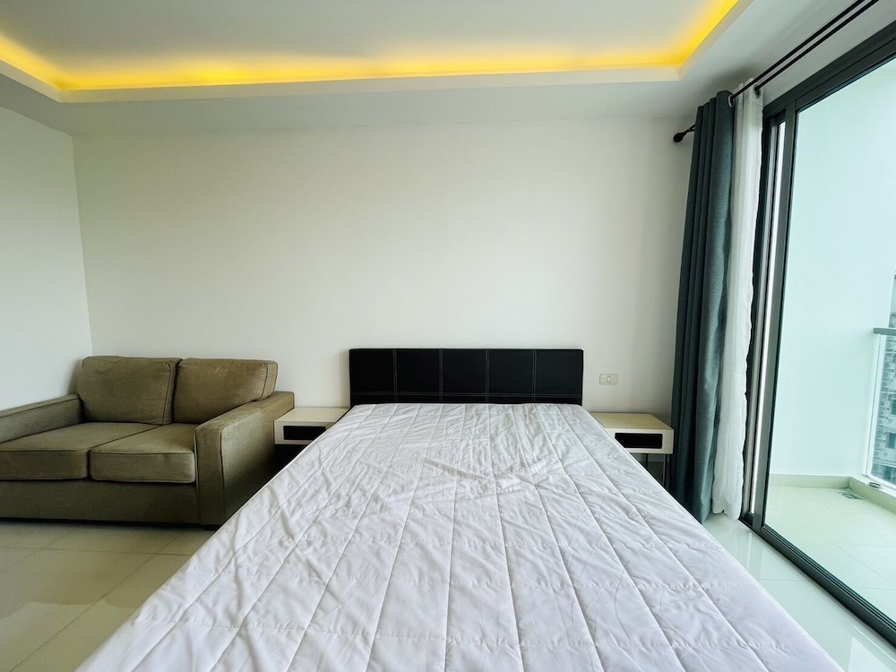 Club Royal Wongamat by PSR ASIA