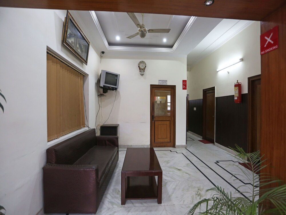 OYO 6001 Hotel City Palace