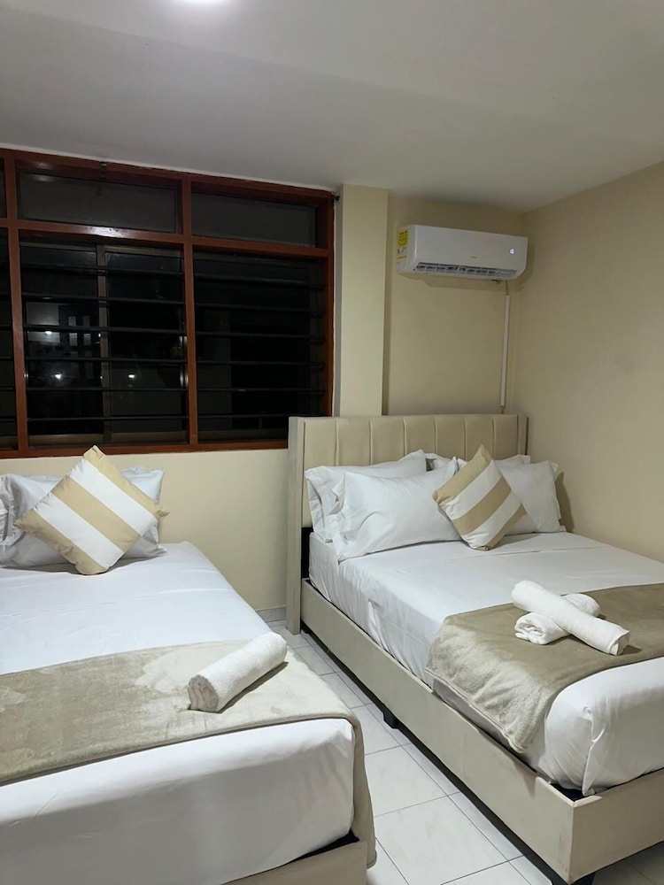 HOTEL LADYMAR