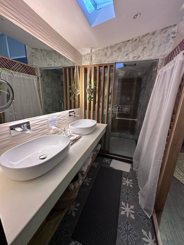 Banig Beach Resort El Nido