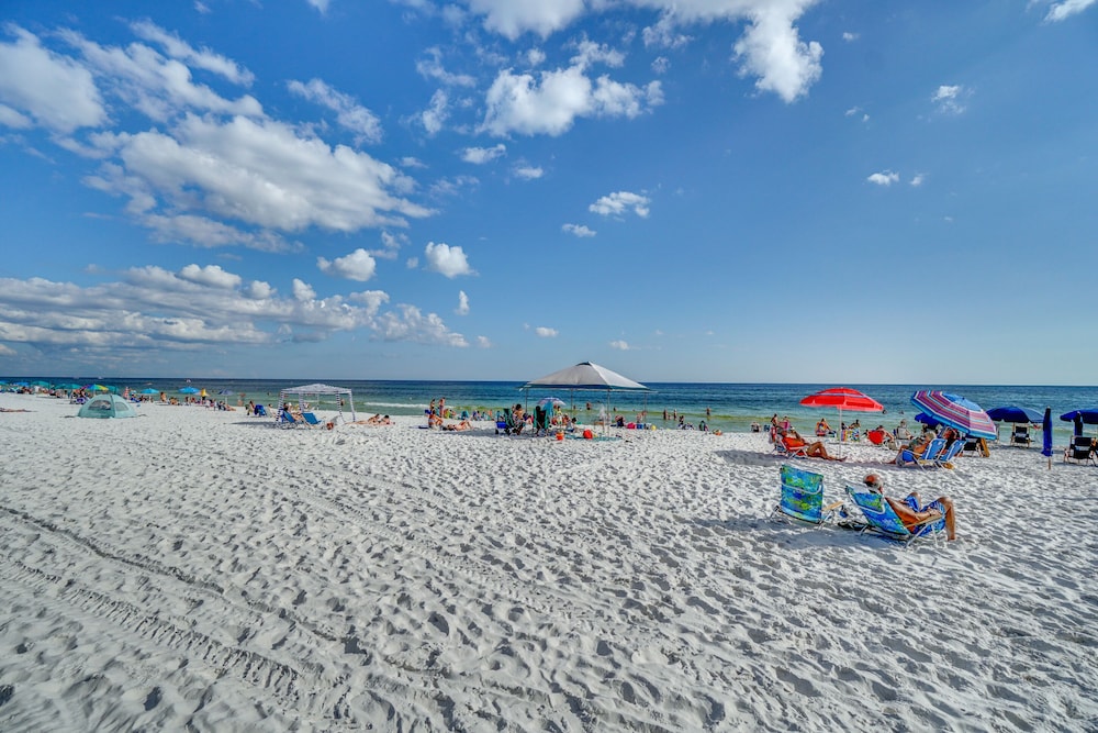 Pelican Beach Resort by Panhandle Getaways