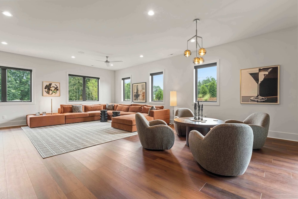 The Luxe Barn Home for 4