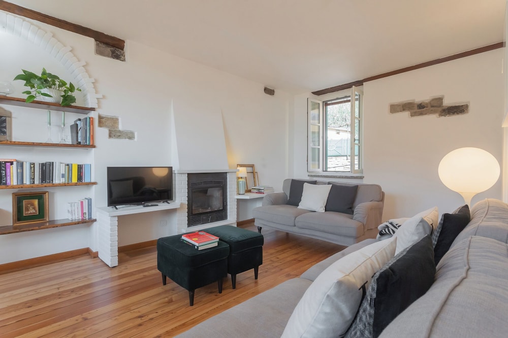 Emily's Holiday House - Authentic Lake Como by Rent all Como