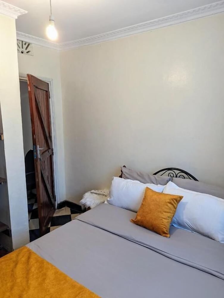 Lux Suites Kiamboni Apartments