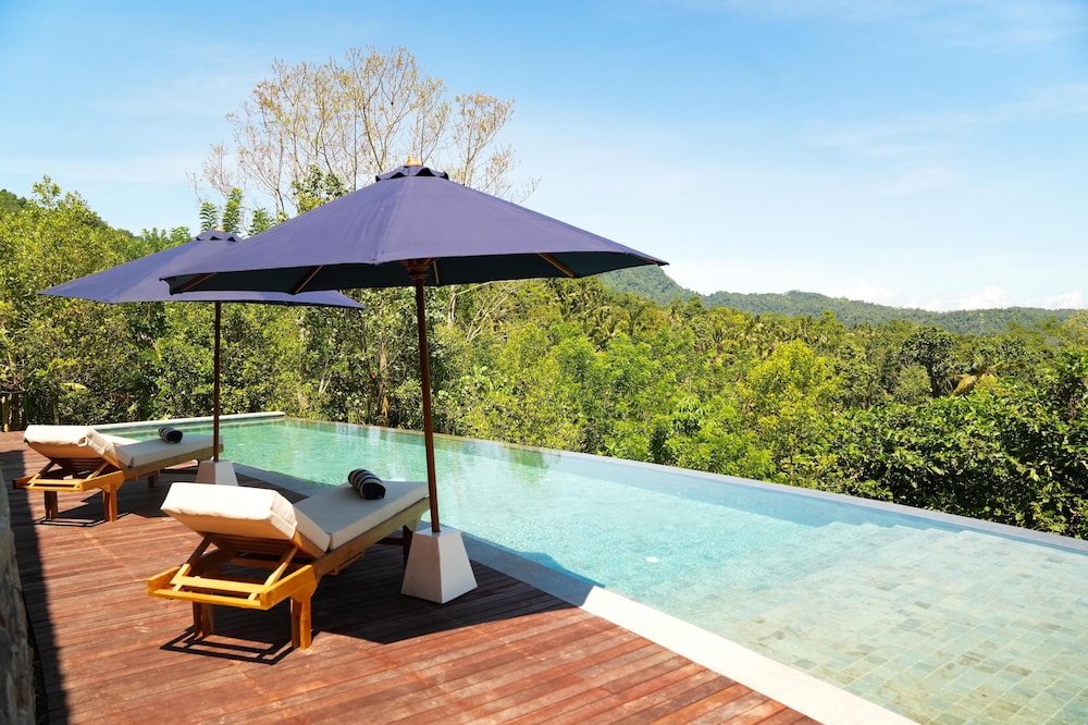Devani Resort Sidemen