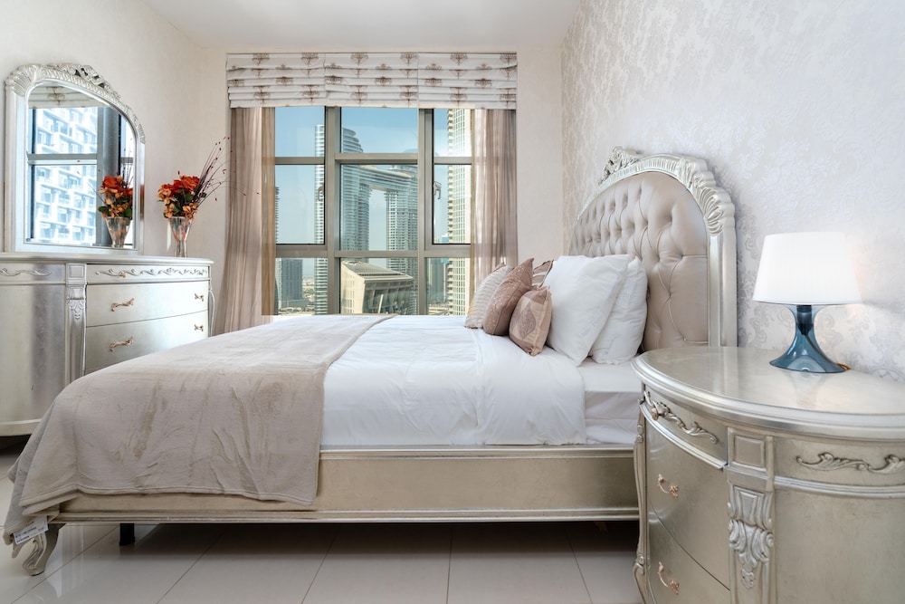 Lux BnB Stand Point -Burj Views
