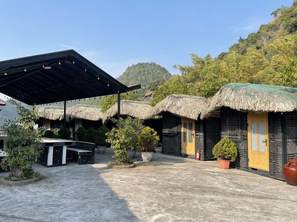 Cat Ba Mountain View