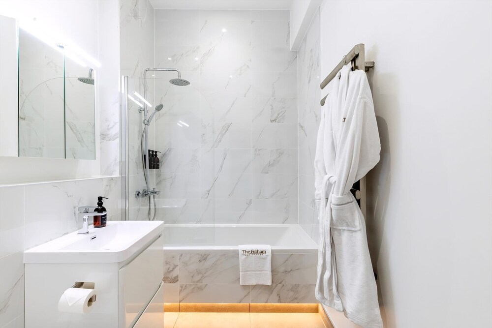 Urban Luxury in the Heart of Chelsea - King Bed!
