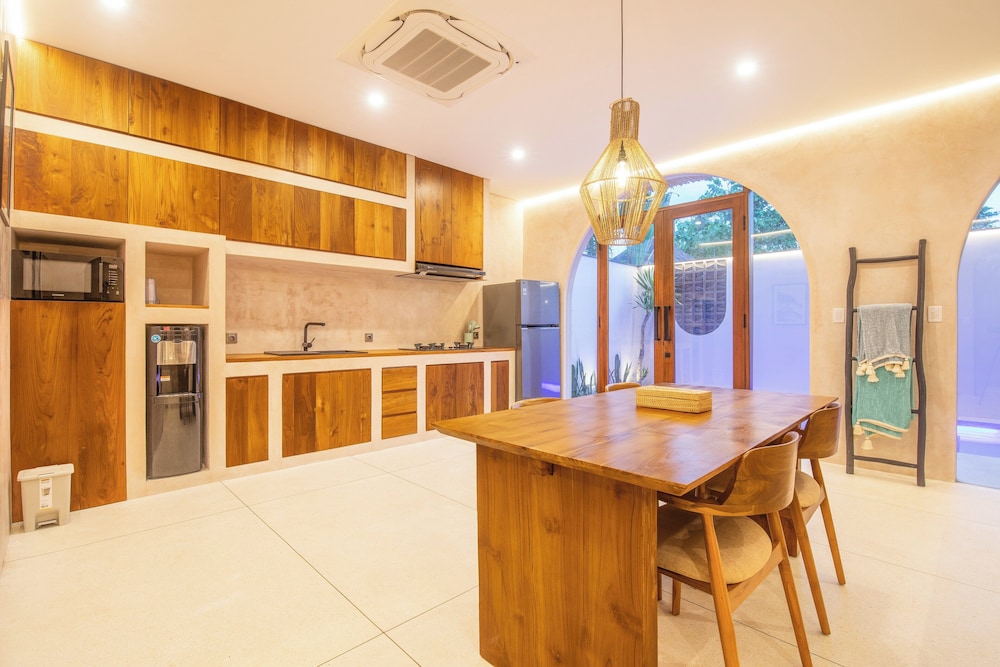Sleek 2BR Villa, 5 Minutes to Bingin Beach