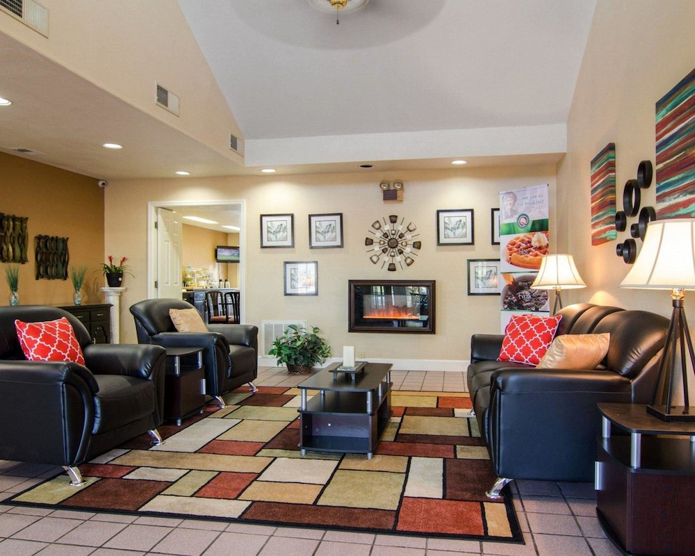 Anderson Vacations - Quality Inn Hartwell - Property Image 2