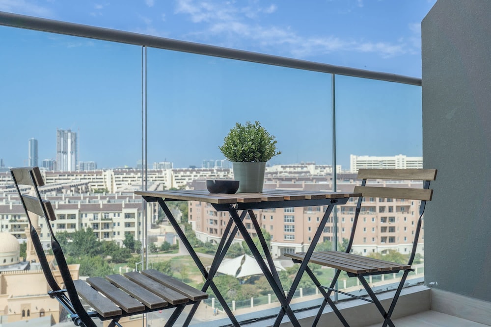 Charismatic Studio in Laya Heights Perfect for 2