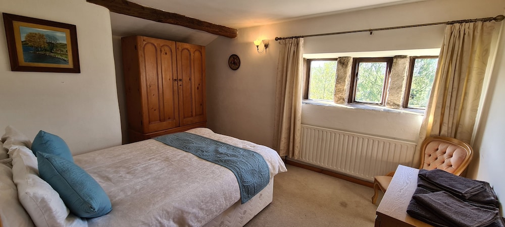 Greave Farm Todmorden Tranquil Cottage Retreat view 2