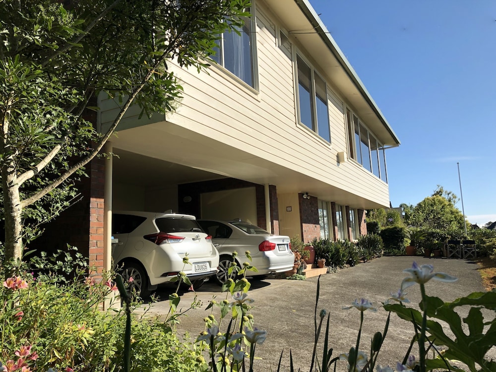 Mount Hobson Boutique Accommodation - Image 1