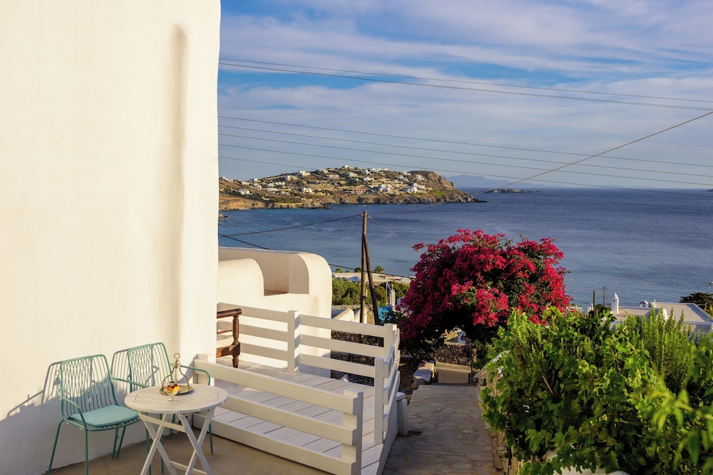 Mykonos Moussa Suites