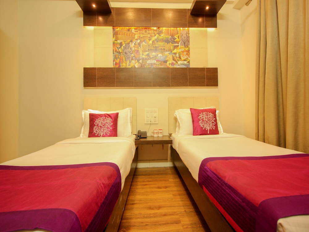 OYO 7752 Hotel Diva Residency
