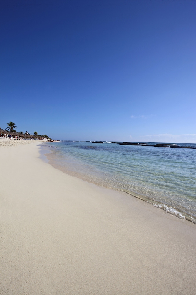 Bahia Principe Vacation Rentals - Four-Bedroom House