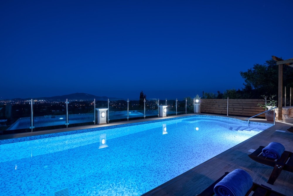 Villa Clairy 3-bedroom Villa With Private Pool