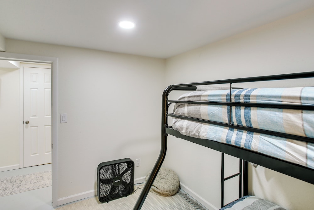 3,000-sq-ft Home < 7 Mi to Barren River Lake